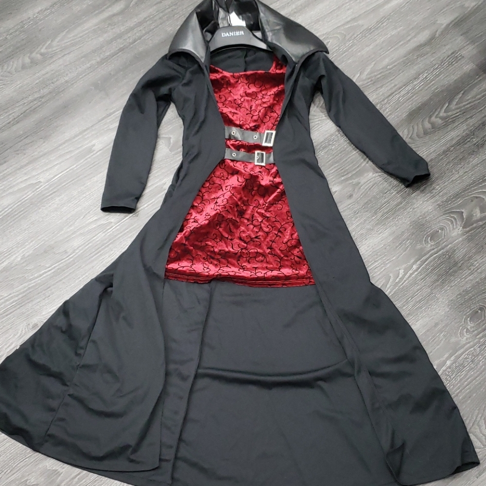 Spirit Halloween XS-S